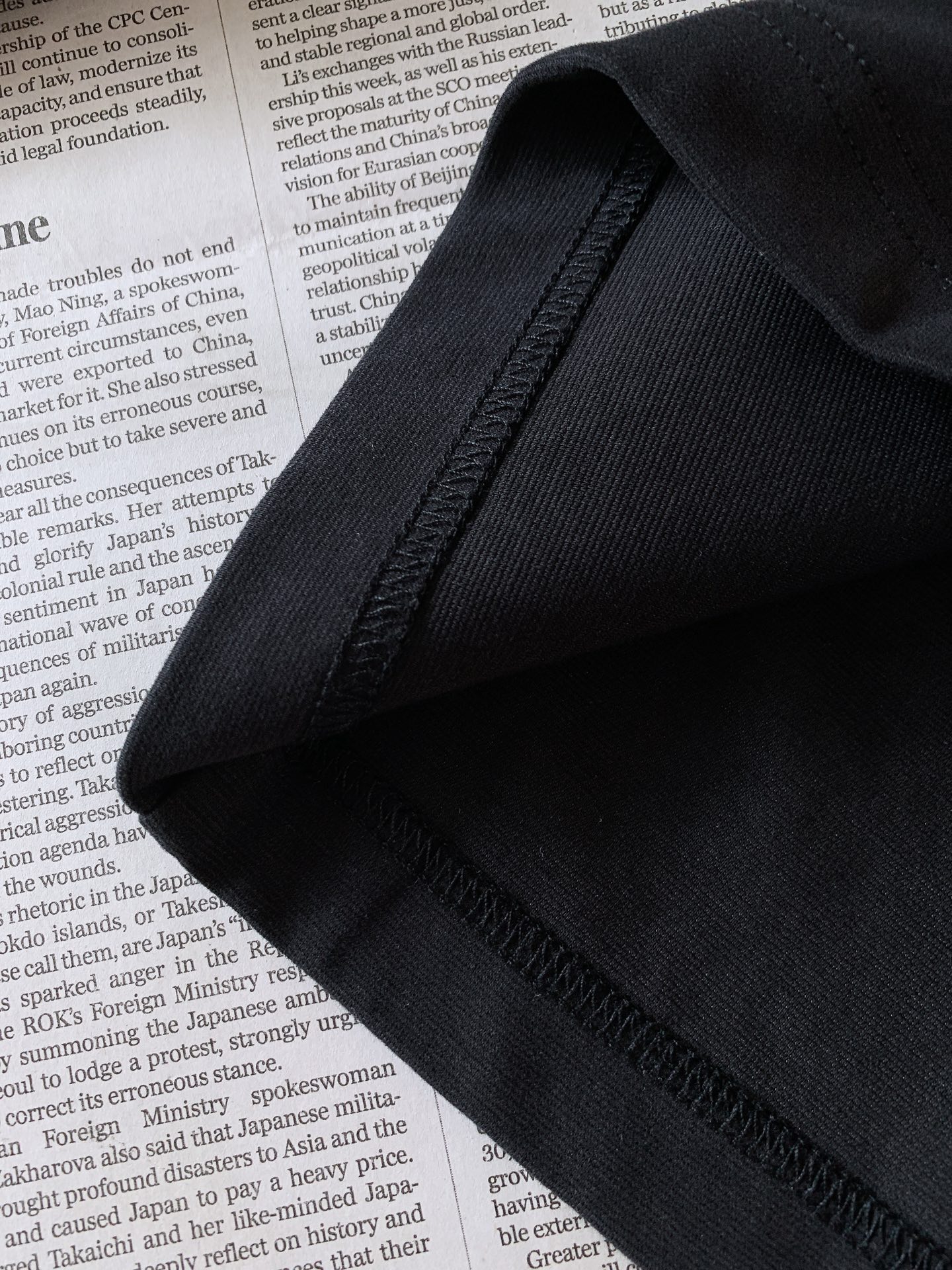 Valentino 华伦天奴 2026FW早秋新品 刺绣柳丁长袖打底衫🥼重磅棉面料,手感细腻扎实,上身垂感很好。经典圆领 Valentino 华伦天奴 2026FW早秋新品 刺绣柳丁长袖打底衫🥼重磅棉面料,手感细腻扎实,上身垂感很好。经典圆领
