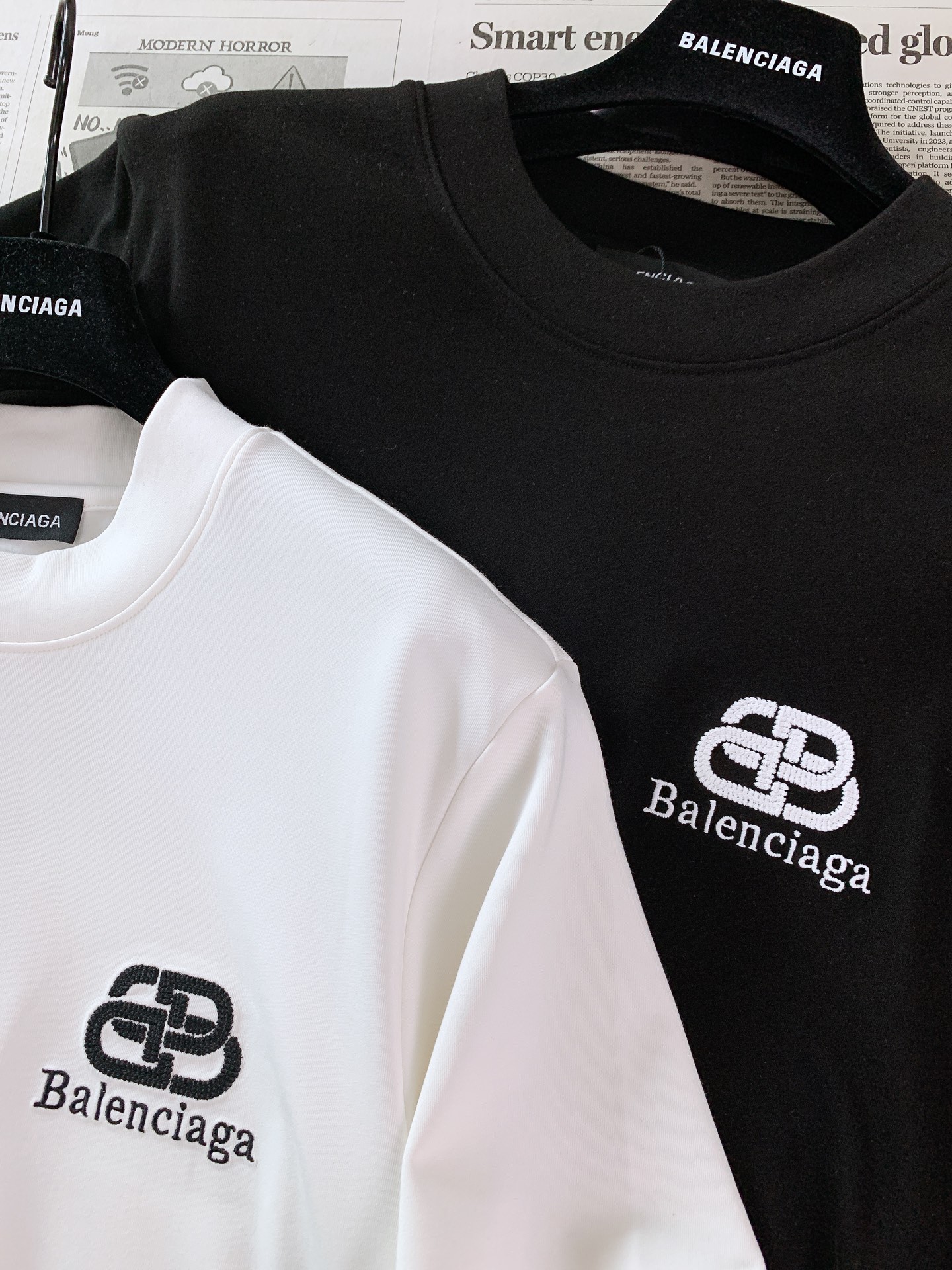 𝐁𝐚𝐥𝐞𝐧𝐜𝐢𝐚𝐠𝐚 巴黎世家 2026FW早秋新品 小高领打底T恤👕 重磅面料扎实有质感,贴身舒适,早秋单穿/秋冬内搭 𝐁𝐚𝐥𝐞𝐧𝐜𝐢𝐚𝐠𝐚 巴黎世家 2026FW早秋新品 小高领打底T恤👕 重磅面料扎实有质感,贴身舒适,早秋单穿/秋冬内搭