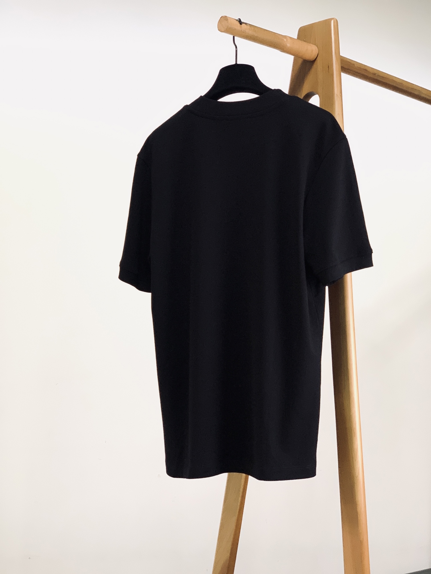 𝐁𝐚𝐥𝐞𝐧𝐜𝐢𝐚𝐠𝐚 巴黎世家 2026FW早秋新品 小高领打底T恤👕 重磅面料扎实有质感，贴身舒适，早秋单穿/秋冬内搭
