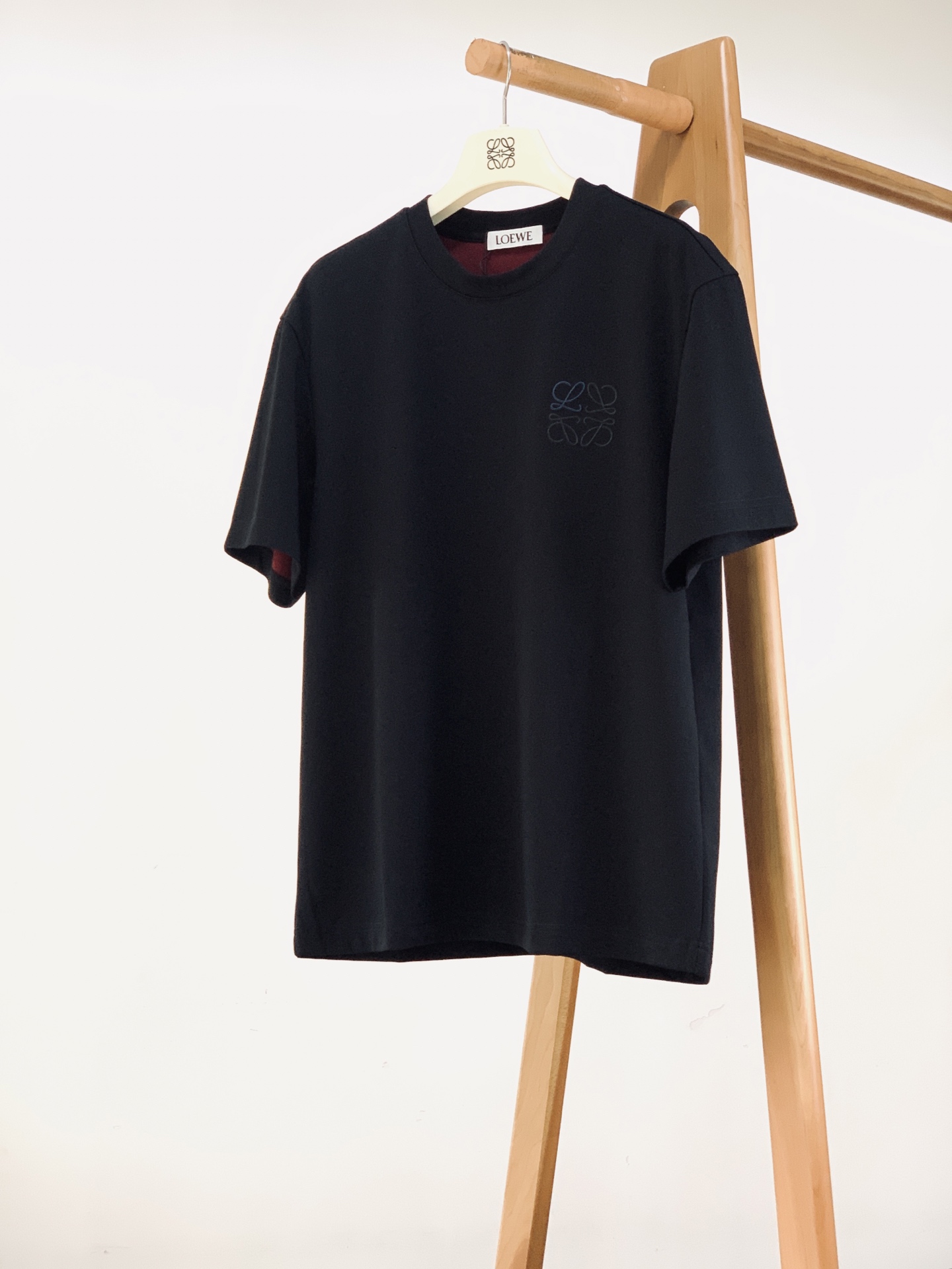 Loewe 罗意威 2026FW早秋新品 早秋打底T恤👕 重磅双色双面羊毛面料+薄绒内里，软糯有质感 经典Anagram