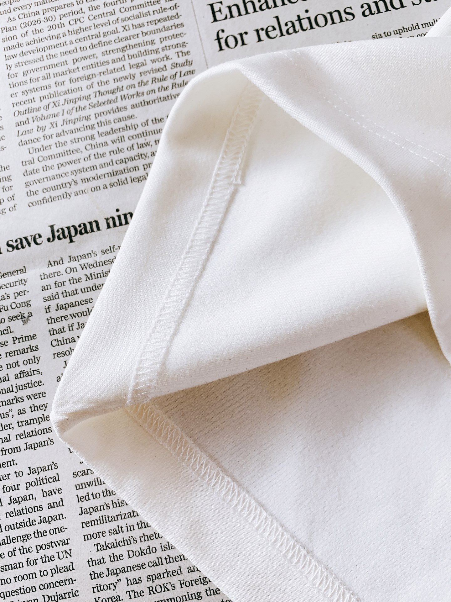 Loewe 罗意威 2026FW早秋新品 早秋打底T恤👕 重磅双色双面羊毛面料+薄绒内里,软糯有质感 经典Anagram Loewe 罗意威 2026FW早秋新品 早秋打底T恤👕 重磅双色双面羊毛面料+薄绒内里,软糯有质感 经典Anagram