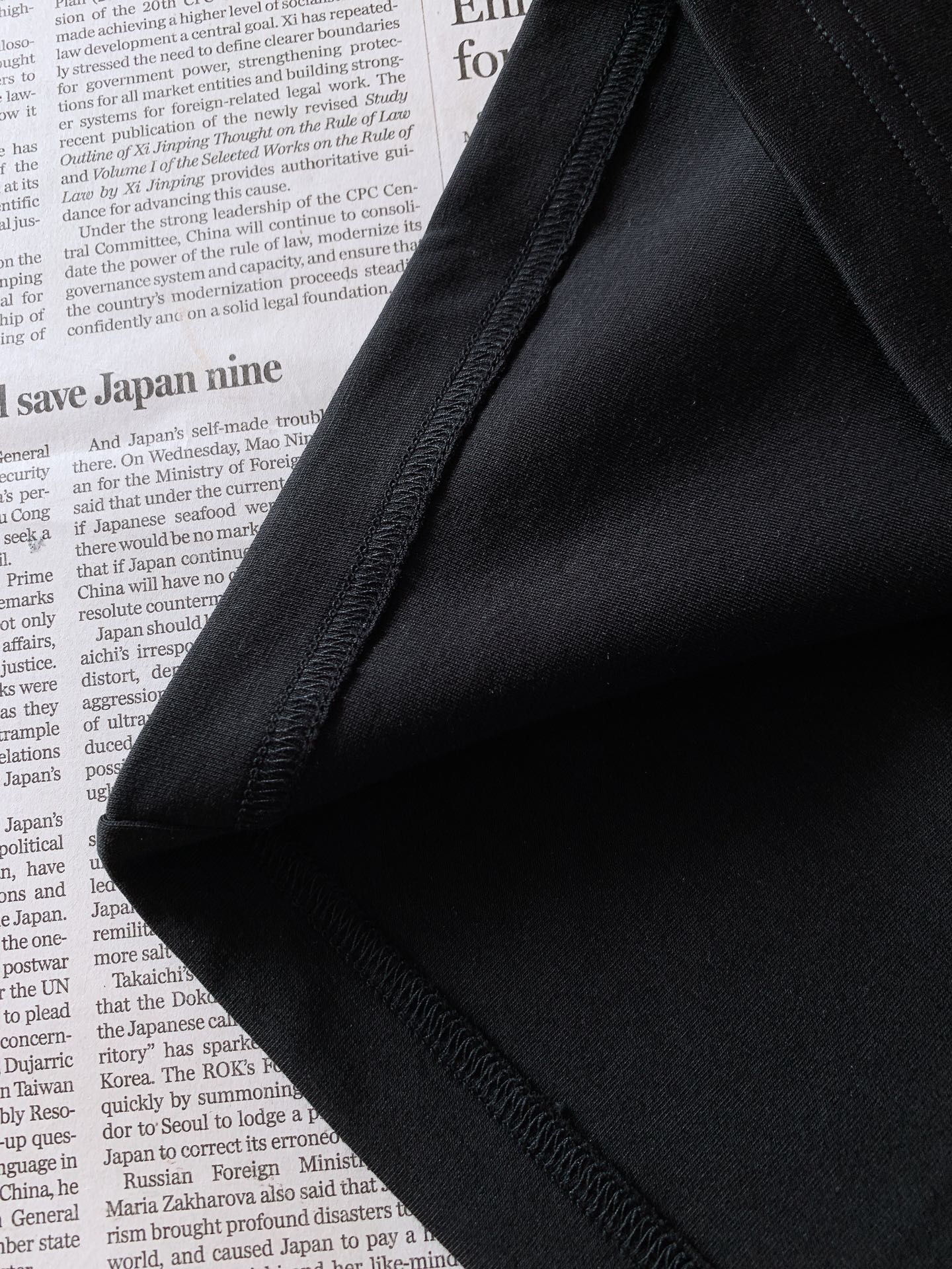 Moncler 蒙口 2026FW早秋新品 坐标山峰植绒打底短袖T恤👕 高支莫斯3D棉,扎实软糯,上身舒适透气 胸前立 Moncler 蒙口 2026FW早秋新品 坐标山峰植绒打底短袖T恤👕 高支莫斯3D棉,扎实软糯,上身舒适透气 胸前立