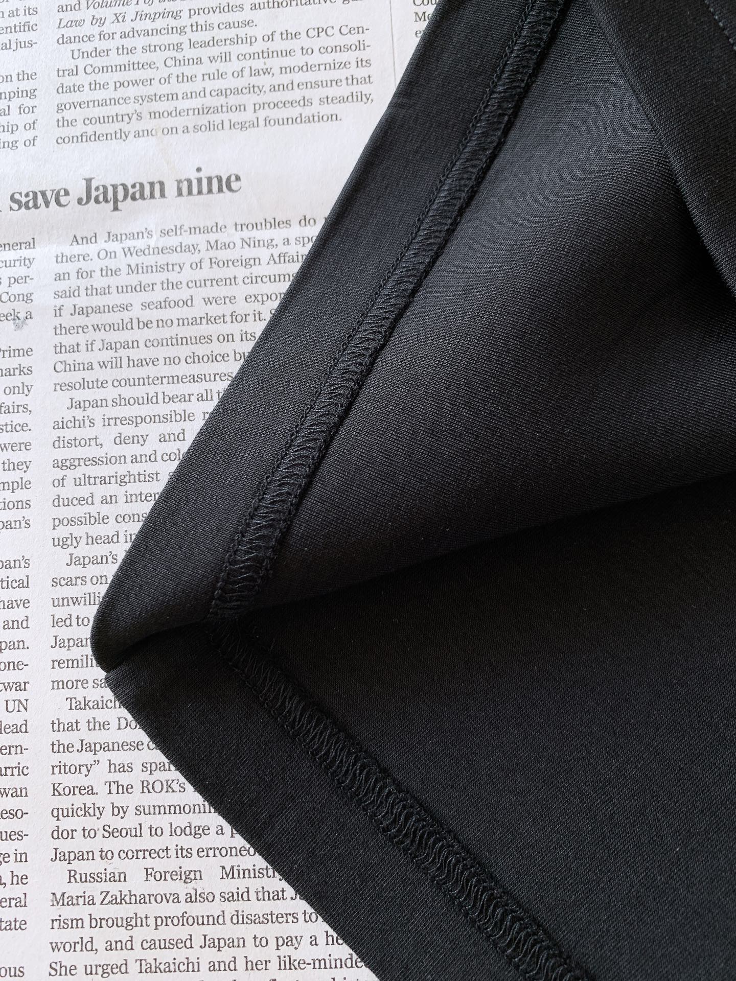 Dior Homme 迪奥·桀傲 2026FW早秋新品 罗盘浮雕短袖T恤👕 高支莫斯3D棉,上身软糯有质感。 胸前立体 Dior Homme 迪奥·桀傲 2026FW早秋新品 罗盘浮雕短袖T恤👕 高支莫斯3D棉,上身软糯有质感。 胸前立体