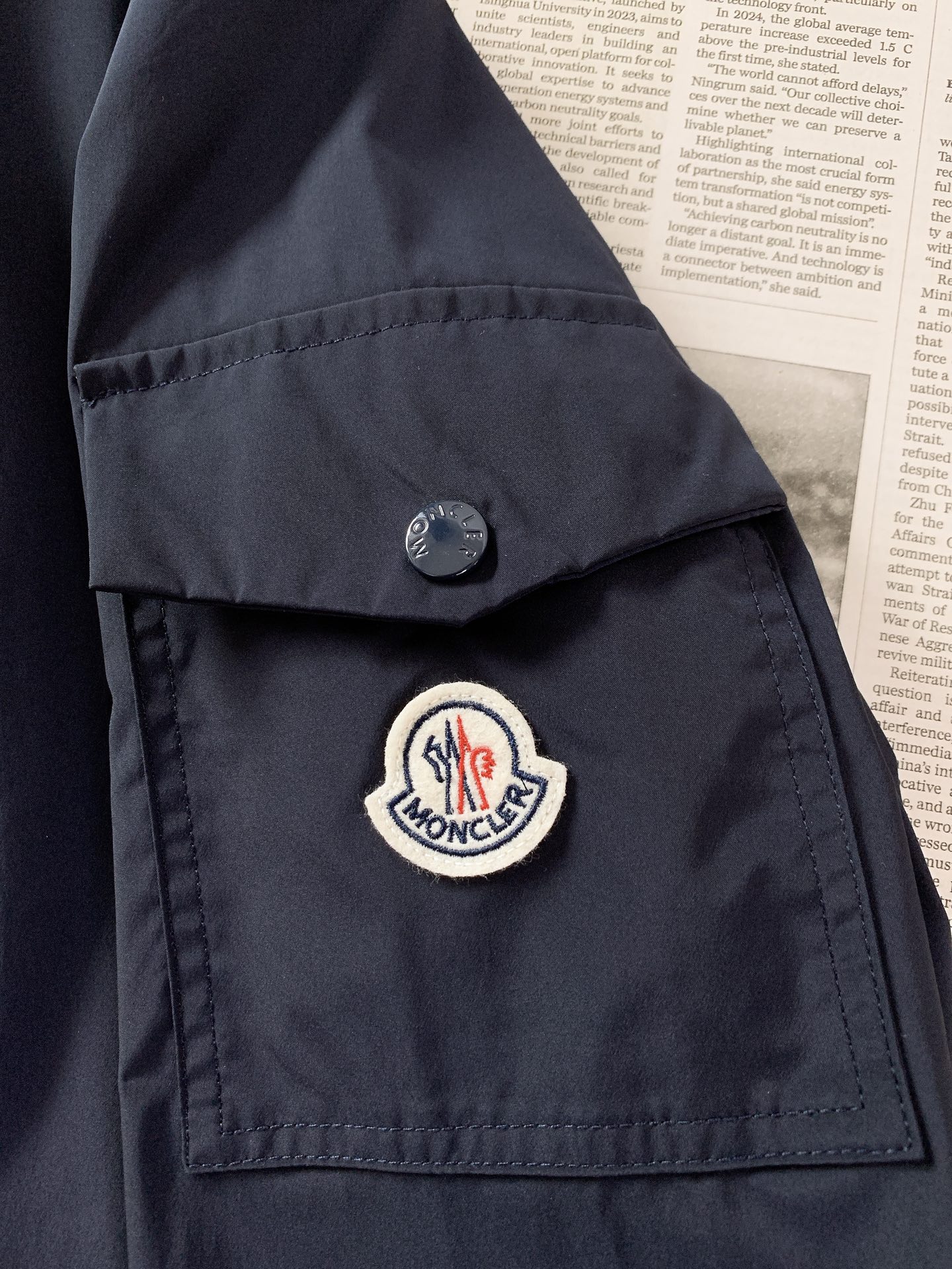Moncler 蒙口 2026FW早秋新品 连帽冲锋外套🥼采用高密锦纶防风面料,轻薄挺括,自带防泼水面层,抵御细雨与阵 Moncler 蒙口 2026FW早秋新品 连帽冲锋外套🥼采用高密锦纶防风面料,轻薄挺括,自带防泼水面层,抵御细雨与阵