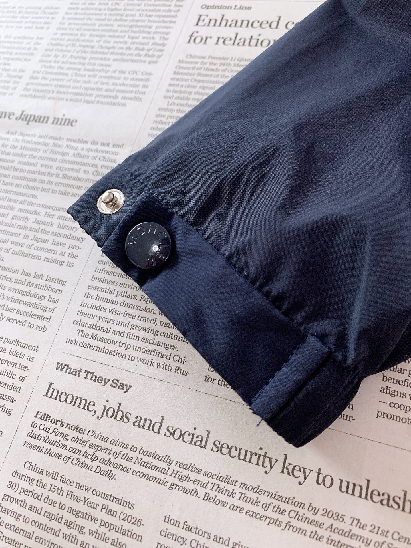 Moncler 蒙口 2026FW早秋新品 连帽冲锋外套🥼采用高密锦纶防风面料,轻薄挺括,自带防泼水面层,抵御细雨与阵 Moncler 蒙口 2026FW早秋新品 连帽冲锋外套🥼采用高密锦纶防风面料,轻薄挺括,自带防泼水面层,抵御细雨与阵