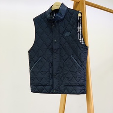 Burberry 巴宝莉 2026FW早秋新品 薄棉菱格马甲🎽甄选抗皱防风尼龙面料,内里填充轻盈薄棉,上身无厚重压迫感, Burberry 巴宝莉 2026FW早秋新品 薄棉菱格马甲🎽甄选抗皱防风尼龙面料,内里填充轻盈薄棉,上身无厚重压迫感,
