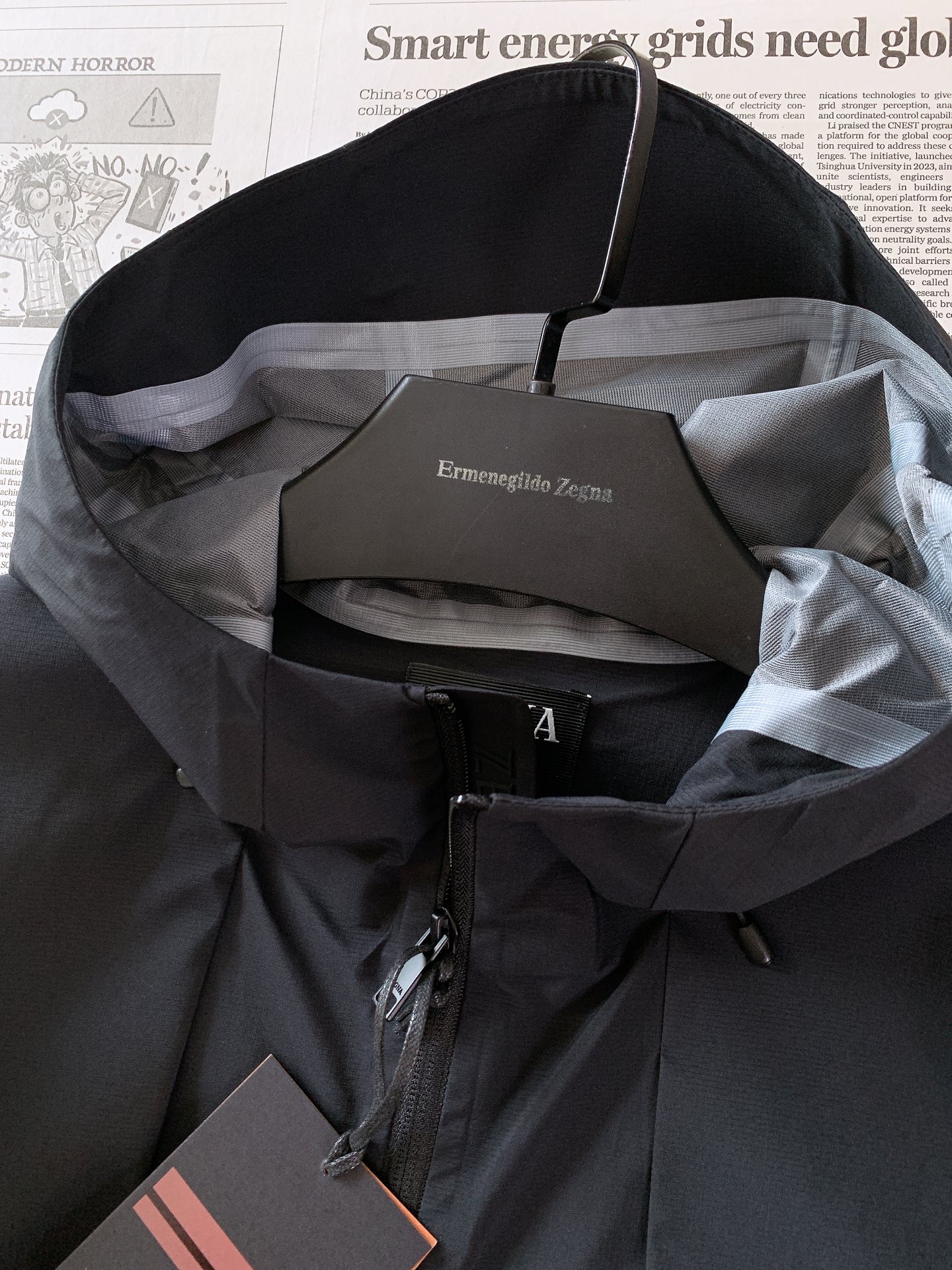 Ermenegildo Zegna 杰尼亚 2026FW早秋新品  休闲连帽冲锋衣🥼 选用高密功能性防风防水面料，自带挺