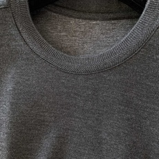 Hermès 爱马仕 2026FW早秋新品 休闲刺绣打底T恤👕属于男士闭眼入的高阶基础款。甄选高混纺针织料子,上手软糯 Hermès 爱马仕 2026FW早秋新品 休闲刺绣打底T恤👕属于男士闭眼入的高阶基础款。甄选高混纺针织料子,上手软糯