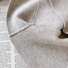 LoroPiana L.P FW早秋新品 休闲针织外套🧥甄选细腻羊毛针织面料,纱线紧密扎实,触感软糯顺滑,自带温润哑光质 LoroPiana L.P FW早秋新品 休闲针织外套🧥甄选细腻羊毛针织面料,纱线紧密扎实,触感软糯顺滑,自带温润哑光质
