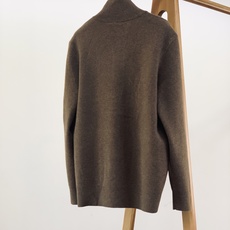 LoroPiana L.P FW早秋新品 休闲针织外套🧥甄选细腻羊毛针织面料,纱线紧密扎实,触感软糯顺滑,自带温润哑光质 LoroPiana L.P FW早秋新品 休闲针织外套🧥甄选细腻羊毛针织面料,纱线紧密扎实,触感软糯顺滑,自带温润哑光质