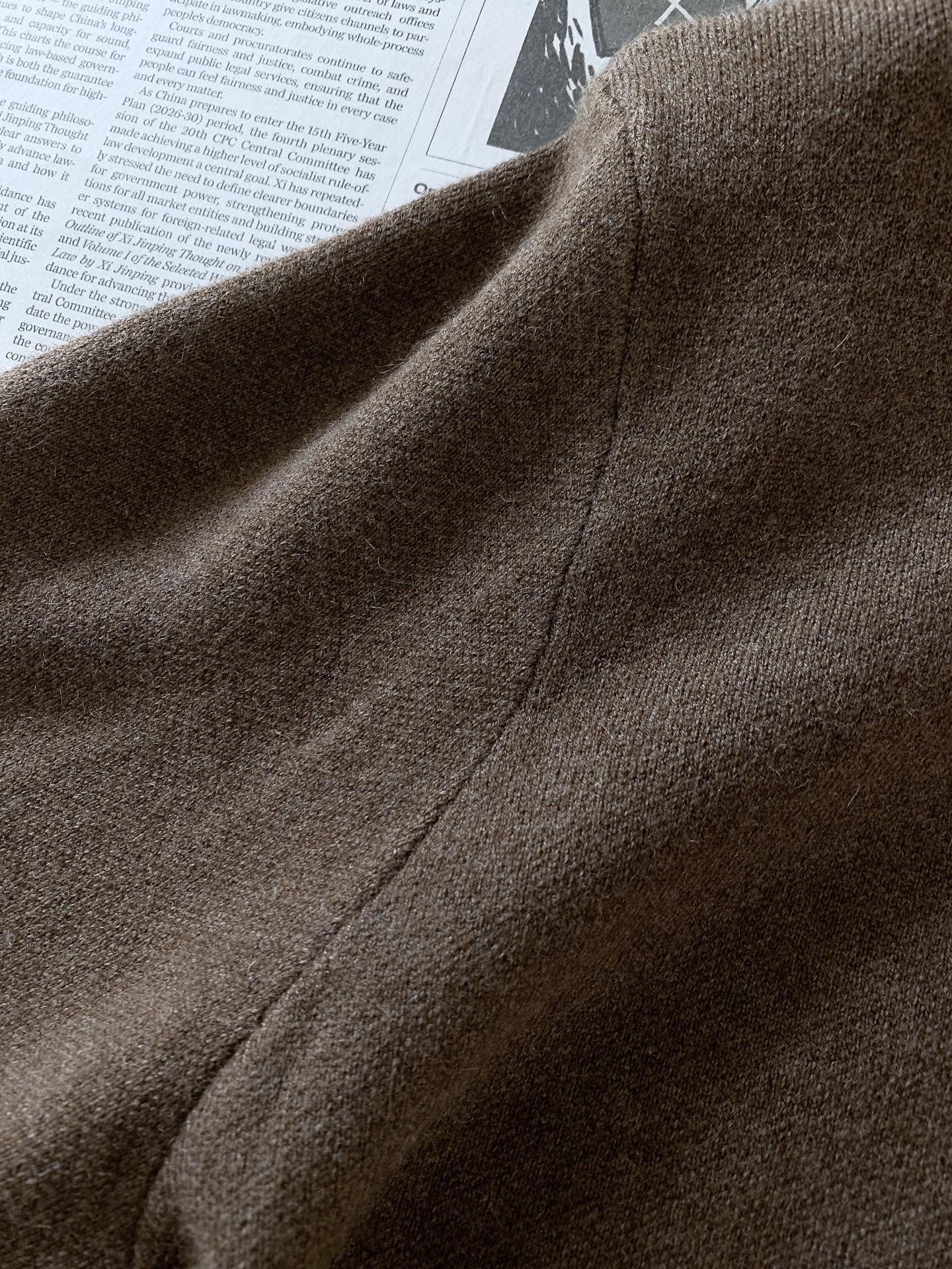 LoroPiana L.P FW早秋新品 休闲针织外套🧥甄选细腻羊毛针织面料,纱线紧密扎实,触感软糯顺滑,自带温润哑光质 LoroPiana L.P FW早秋新品 休闲针织外套🧥甄选细腻羊毛针织面料,纱线紧密扎实,触感软糯顺滑,自带温润哑光质