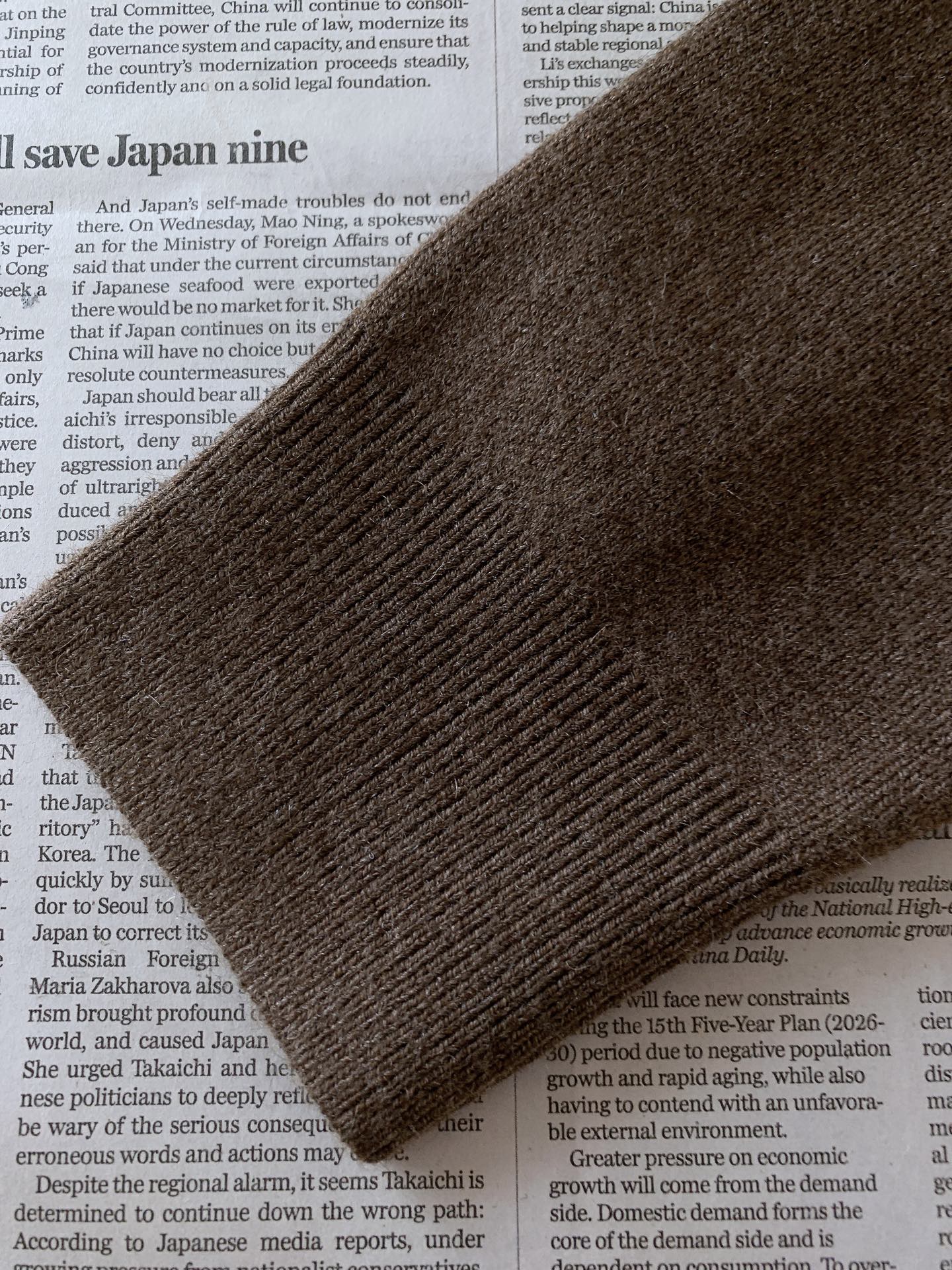 LoroPiana L.P FW早秋新品 休闲针织外套🧥甄选细腻羊毛针织面料,纱线紧密扎实,触感软糯顺滑,自带温润哑光质 LoroPiana L.P FW早秋新品 休闲针织外套🧥甄选细腻羊毛针织面料,纱线紧密扎实,触感软糯顺滑,自带温润哑光质