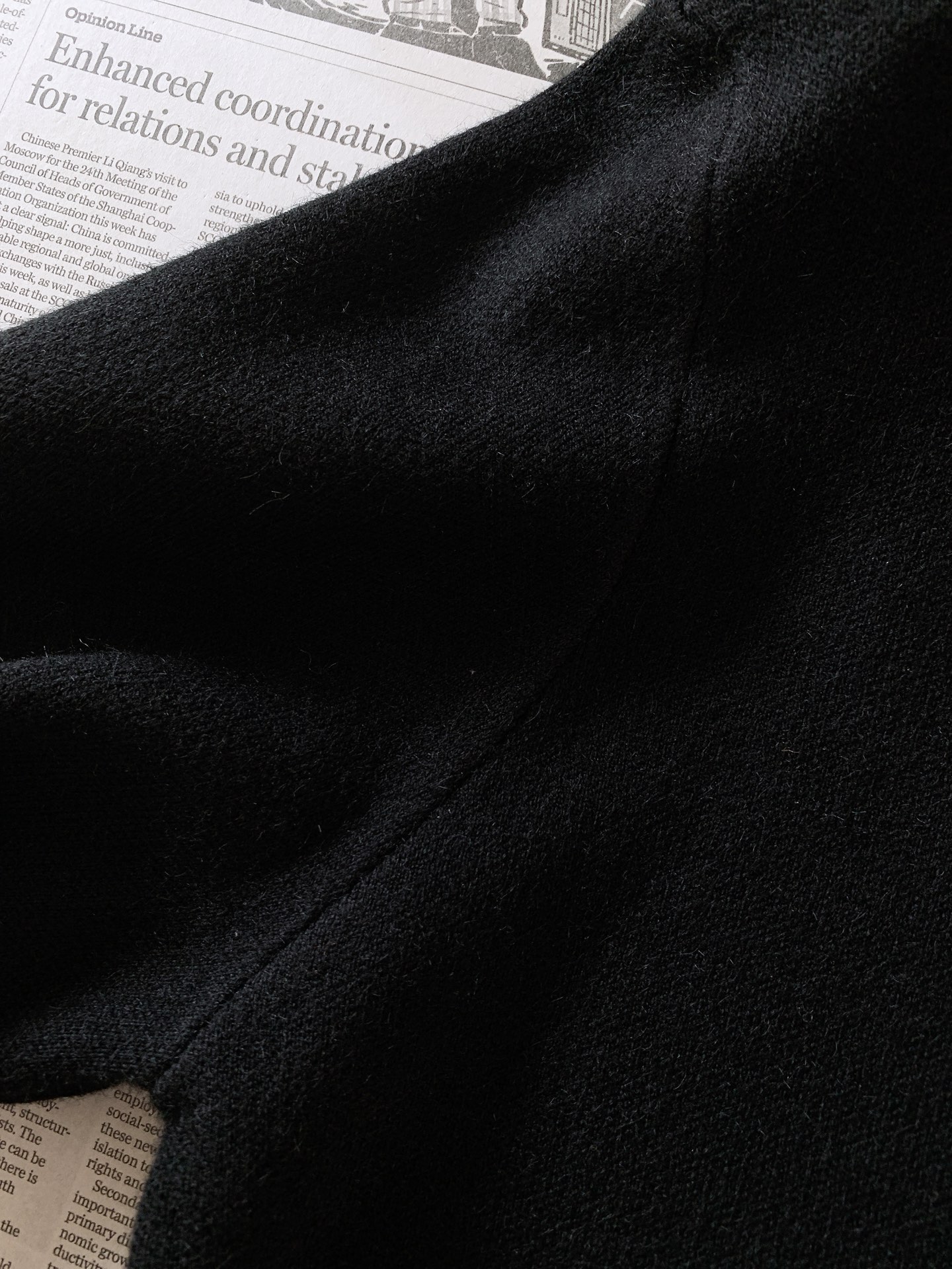 LoroPiana L.P FW早秋新品 休闲针织外套🧥甄选细腻羊毛针织面料，纱线紧密扎实，触感软糯顺滑，自带温润哑光质
