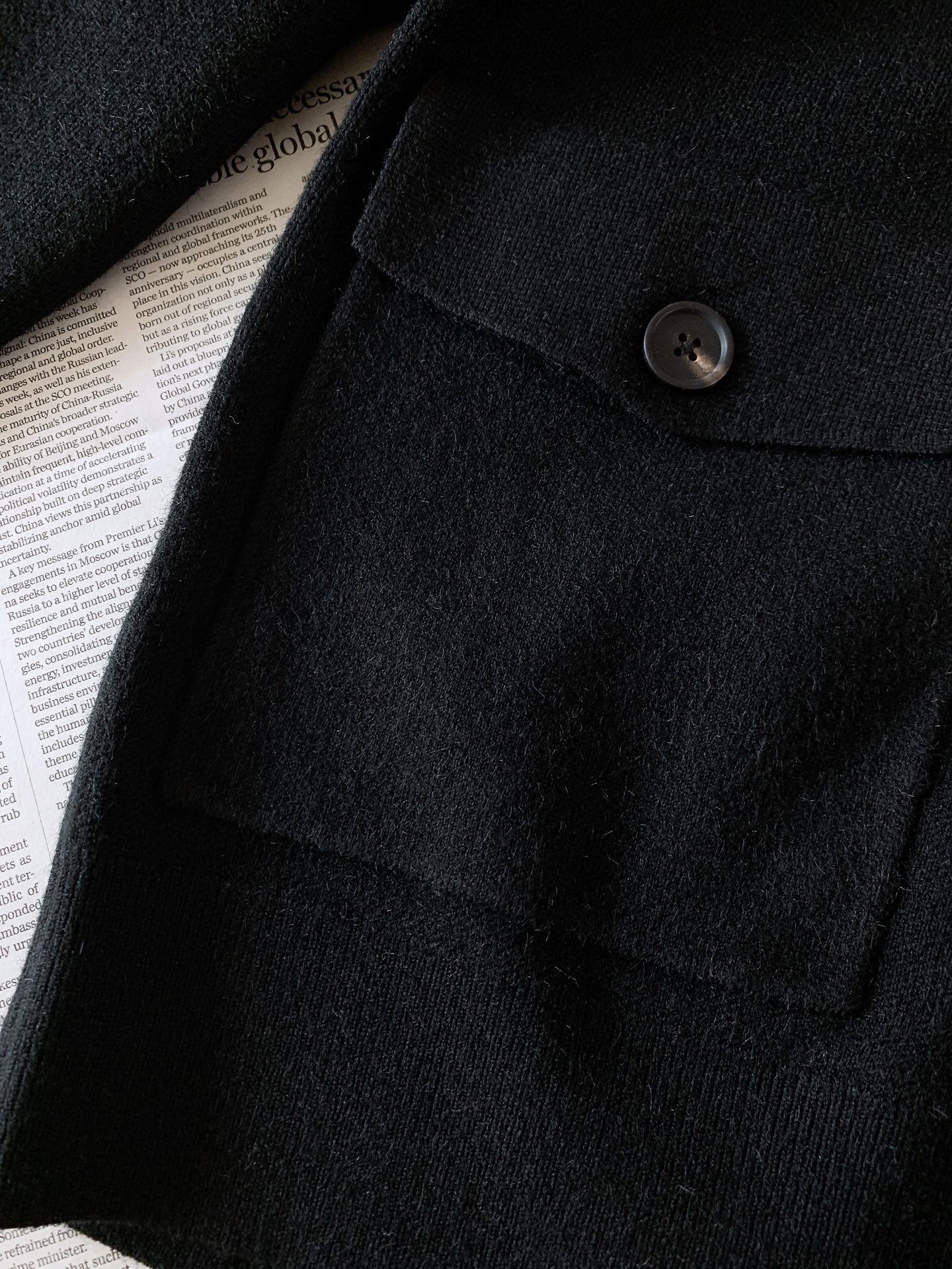 LoroPiana L.P FW早秋新品 休闲针织外套🧥甄选细腻羊毛针织面料，纱线紧密扎实，触感软糯顺滑，自带温润哑光质