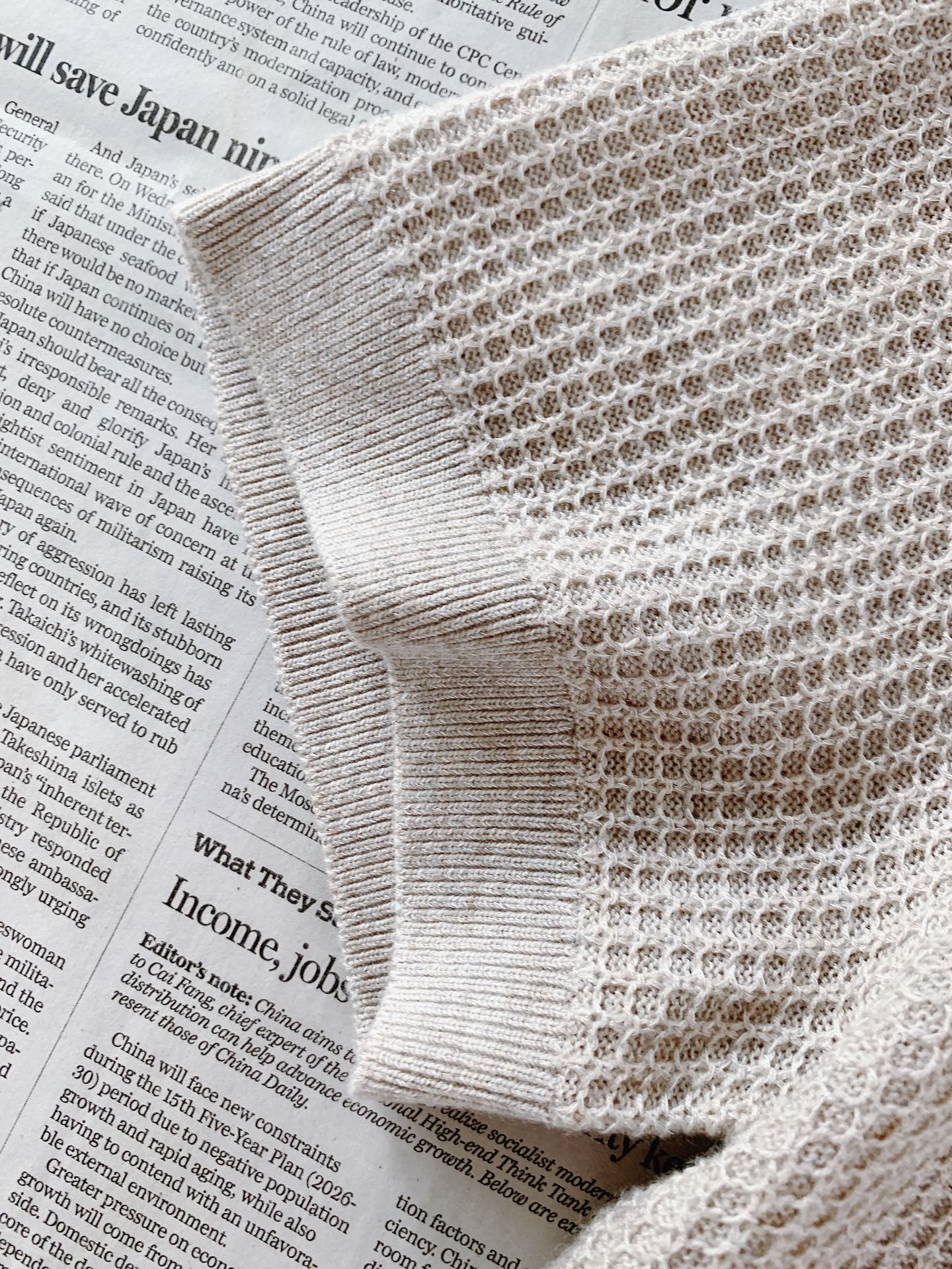 LoroPiana L.P FW早秋新品 华夫格针织短袖,妥妥的低调实力派单品!标志性蜂窝华夫格镂空面料,肌理感直接拉满 LoroPiana L.P FW早秋新品 华夫格针织短袖,妥妥的低调实力派单品!标志性蜂窝华夫格镂空面料,肌理感直接拉满