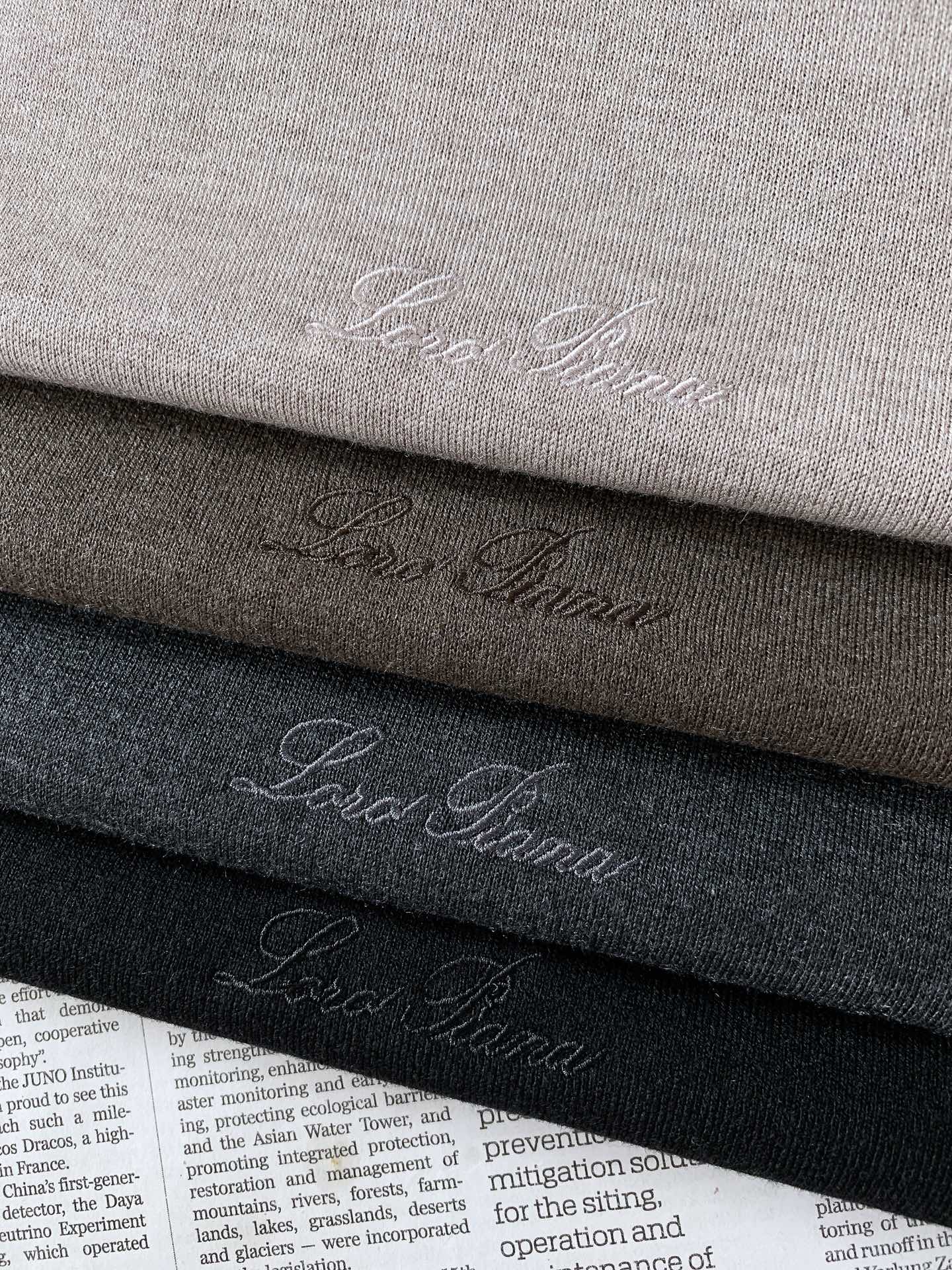 LoroPiana L.P FW早秋新品 高端打底短袖T恤👕采用品牌专属细腻混纺针织面料，上手软糯顺滑，细腻肌理自带柔光