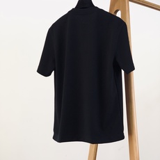 LoroPiana L.P FW早秋新品 高端打底短袖T恤👕采用品牌专属细腻混纺针织面料,上手软糯顺滑,细腻肌理自带柔光 LoroPiana L.P FW早秋新品 高端打底短袖T恤👕采用品牌专属细腻混纺针织面料,上手软糯顺滑,细腻肌理自带柔光