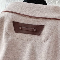 Berluti 伯鲁蒂 2026FW秋冬新品 半拉链长袖Polo,男士衣柜里的高阶刚需单品。 甄选高定混纺针织料子,上 Berluti 伯鲁蒂 2026FW秋冬新品 半拉链长袖Polo,男士衣柜里的高阶刚需单品。 甄选高定混纺针织料子,上