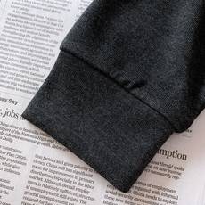 Berluti 伯鲁蒂 2026FW秋冬新品 半拉链长袖Polo,男士衣柜里的高阶刚需单品。 甄选高定混纺针织料子,上 Berluti 伯鲁蒂 2026FW秋冬新品 半拉链长袖Polo,男士衣柜里的高阶刚需单品。 甄选高定混纺针织料子,上