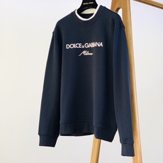 DOLCE&GABBANA 杜嘉班纳 2026FW秋冬新品 撞色圆领卫衣🥼精选重磅双股毛圈棉面料,面料密实细腻,手感软糯 DOLCE&GABBANA 杜嘉班纳 2026FW秋冬新品 撞色圆领卫衣🥼精选重磅双股毛圈棉面料,面料密实细腻,手感软糯