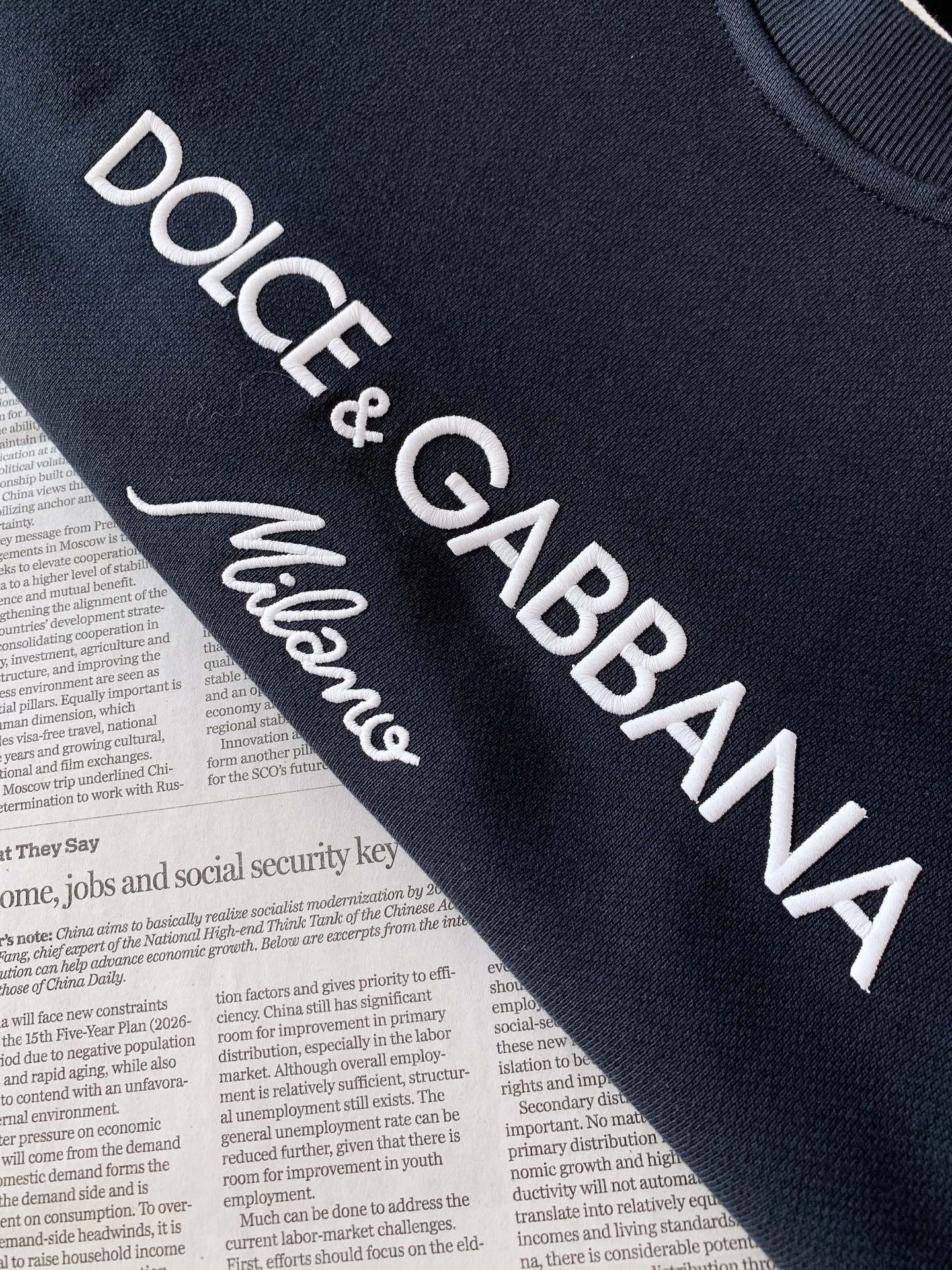 DOLCE&GABBANA 杜嘉班纳 2026FW秋冬新品 撞色圆领卫衣🥼精选重磅双股毛圈棉面料,面料密实细腻,手感软糯 DOLCE&GABBANA 杜嘉班纳 2026FW秋冬新品 撞色圆领卫衣🥼精选重磅双股毛圈棉面料,面料密实细腻,手感软糯