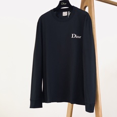 Dior Homme 迪奥·桀傲 2026FW秋冬新品 休闲长袖打底T恤🥼 甄选100%高支精梳棉面料,触感细腻软糯,透 Dior Homme 迪奥·桀傲 2026FW秋冬新品 休闲长袖打底T恤🥼 甄选100%高支精梳棉面料,触感细腻软糯,透