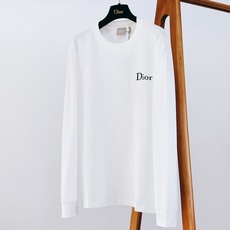 Dior Homme 迪奥·桀傲 2026FW秋冬新品 休闲长袖打底T恤🥼 甄选100%高支精梳棉面料,触感细腻软糯,透 Dior Homme 迪奥·桀傲 2026FW秋冬新品 休闲长袖打底T恤🥼 甄选100%高支精梳棉面料,触感细腻软糯,透