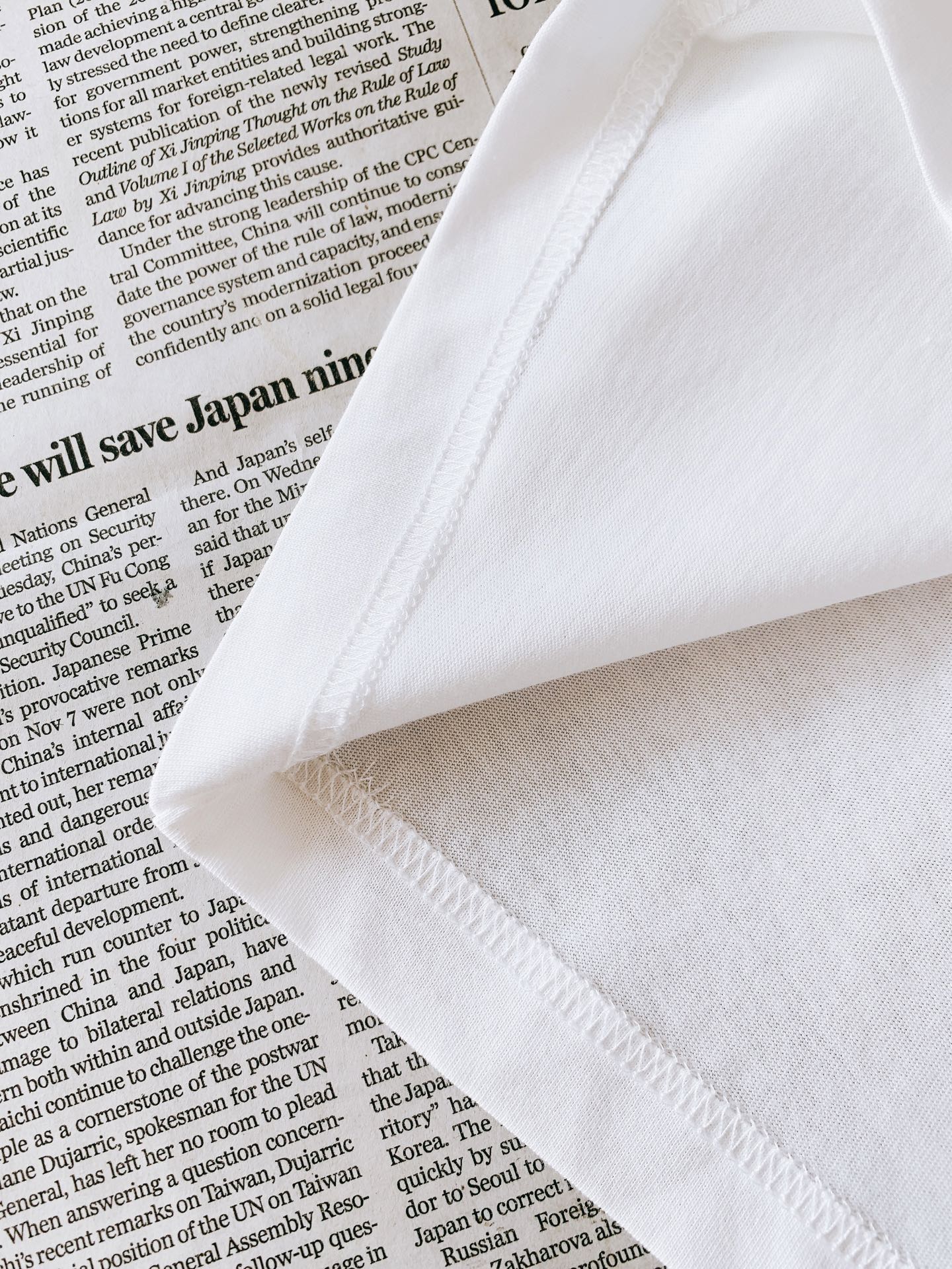 LouisVuitton 路易威登 2026FW早秋新品 激光切割标识短袖T恤👕 甄选高支精梳棉质针织面料,触感软糯细腻 LouisVuitton 路易威登 2026FW早秋新品 激光切割标识短袖T恤👕 甄选高支精梳棉质针织面料,触感软糯细腻