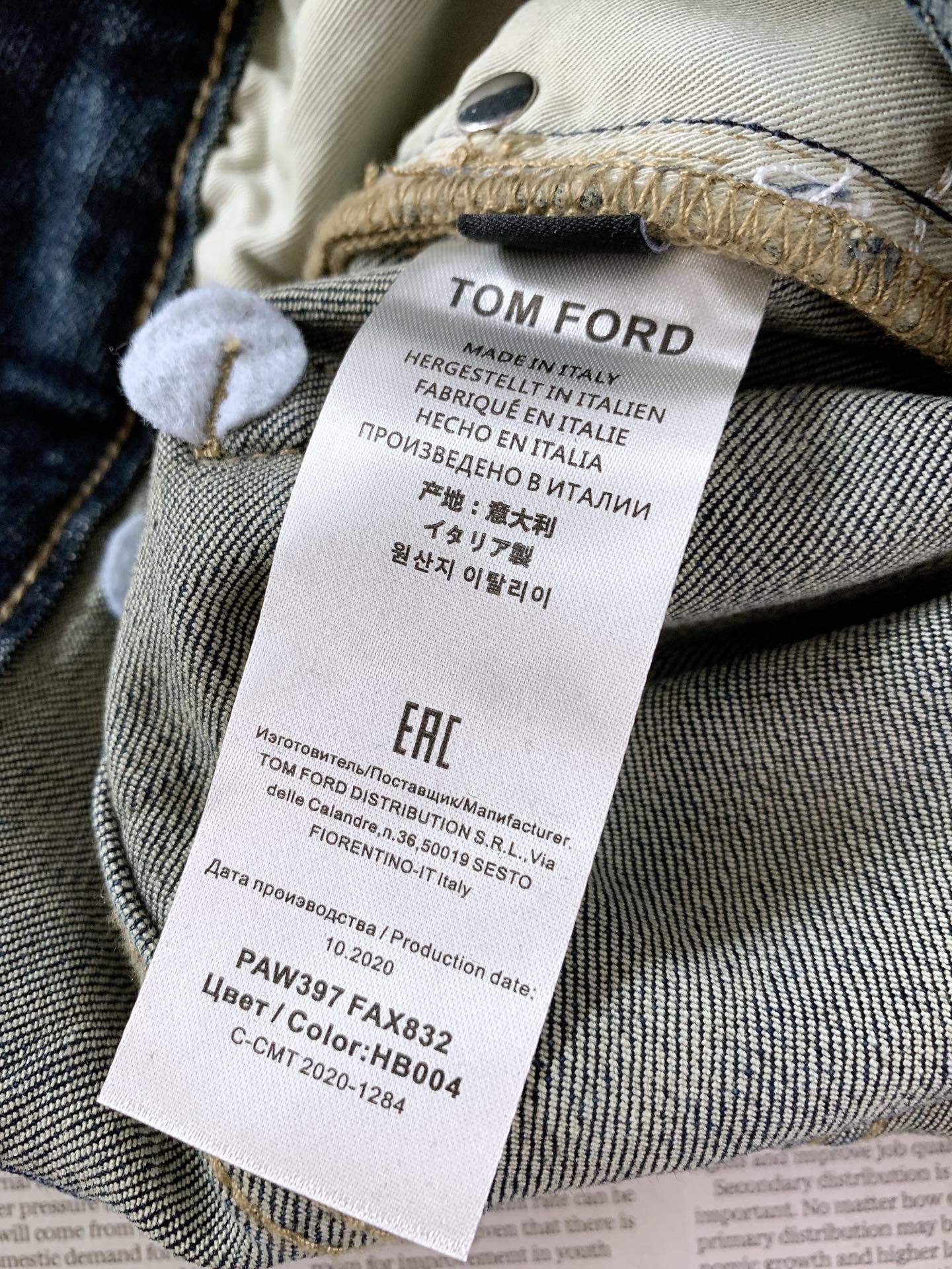 TOM FORD 汤姆.福德 2026FW早秋新品 TF水洗牛仔裤👖 高阶男士衣橱刚需单品!重磅牛仔面料,专属手工水洗做 TOM FORD 汤姆.福德 2026FW早秋新品 TF水洗牛仔裤👖 高阶男士衣橱刚需单品!重磅牛仔面料,专属手工水洗做