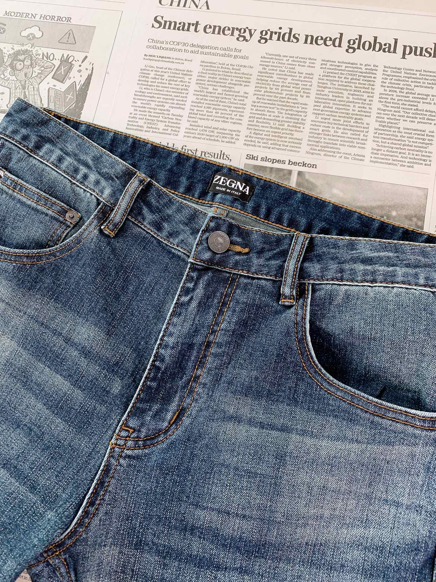 Ermenegildo Zegna 杰尼亚 2026FW早秋新品  男士水洗直筒牛仔裤👖 奢牌经典牛仔，复古蓝调水洗，色