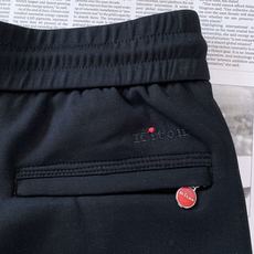 Kiton 奇顿 2026FW早秋新品 意式高端休闲裤👖 顶级混纺针织料,软糯垂顺,抗皱好打理。 松紧抽绳腰,拉链侧兜 Kiton 奇顿 2026FW早秋新品 意式高端休闲裤👖 顶级混纺针织料,软糯垂顺,抗皱好打理。 松紧抽绳腰,拉链侧兜