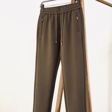 Kiton 奇顿 2026FW早秋新品 意式高端休闲裤👖 顶级混纺针织料,软糯垂顺,抗皱好打理。 松紧抽绳腰,拉链侧兜 Kiton 奇顿 2026FW早秋新品 意式高端休闲裤👖 顶级混纺针织料,软糯垂顺,抗皱好打理。 松紧抽绳腰,拉链侧兜
