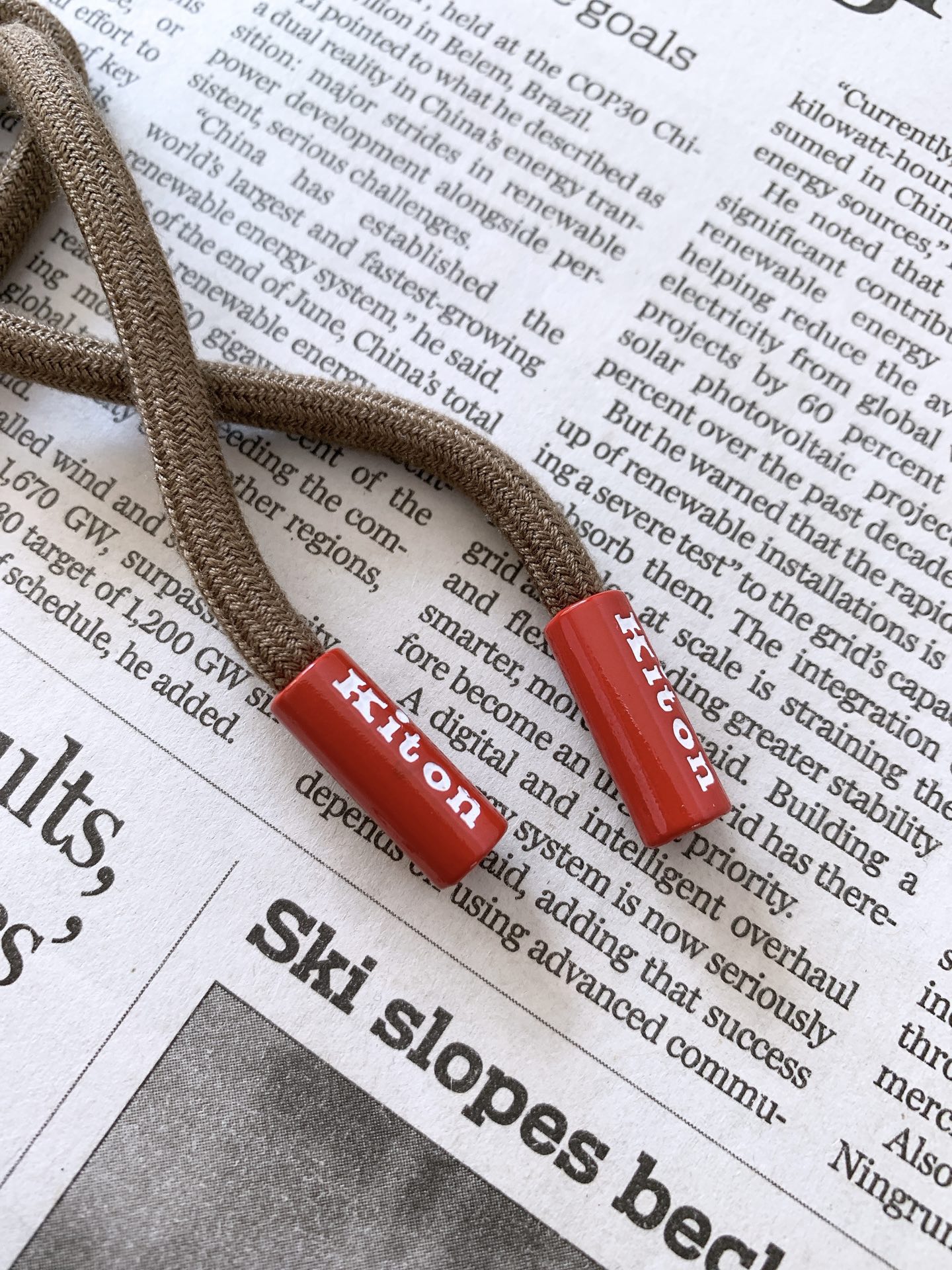 Kiton 奇顿 2026FW早秋新品  意式高端休闲裤👖 顶级混纺针织料，软糯垂顺，抗皱好打理。 松紧抽绳腰，拉链侧兜