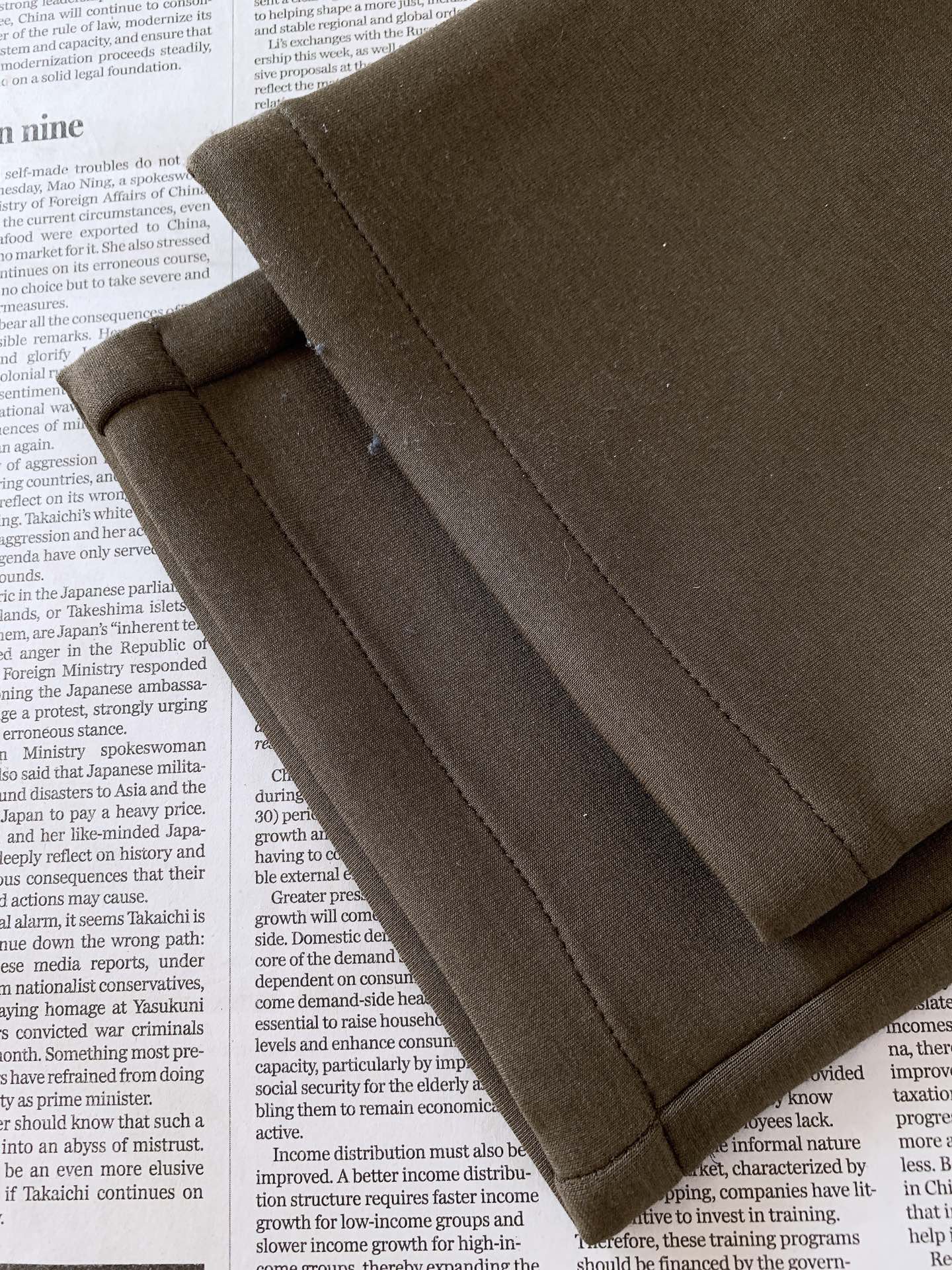Kiton 奇顿 2026FW早秋新品  意式高端休闲裤👖 顶级混纺针织料，软糯垂顺，抗皱好打理。 松紧抽绳腰，拉链侧兜