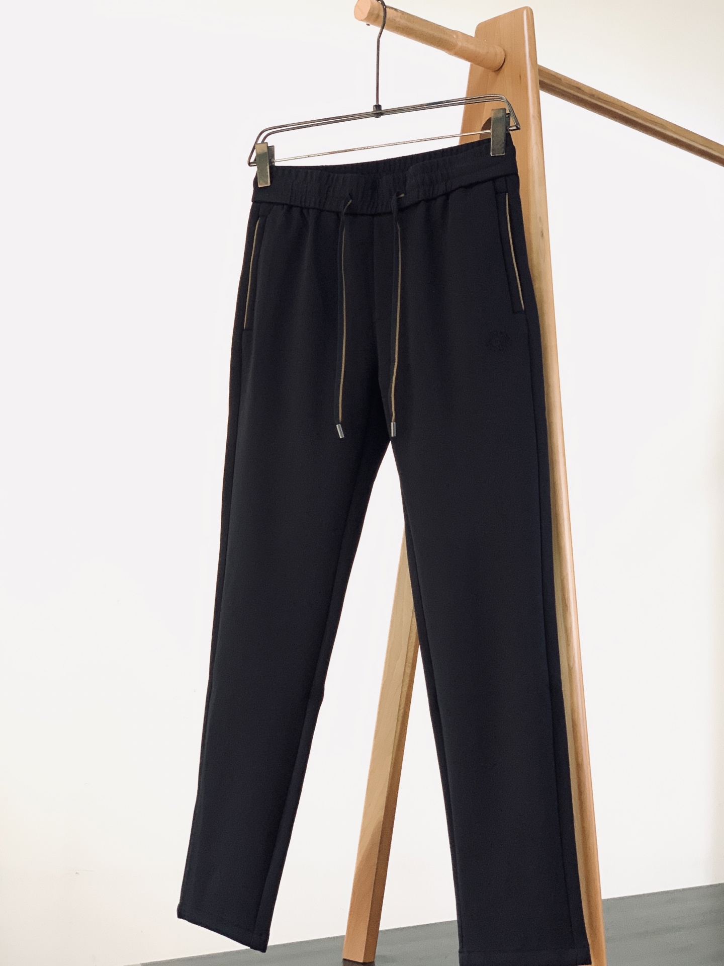 LoroPiana L.P FW早秋新品 Loro Piana男士轻奢休闲裤👖低调显贵的意式质感神裤 定织高端混纺面料，