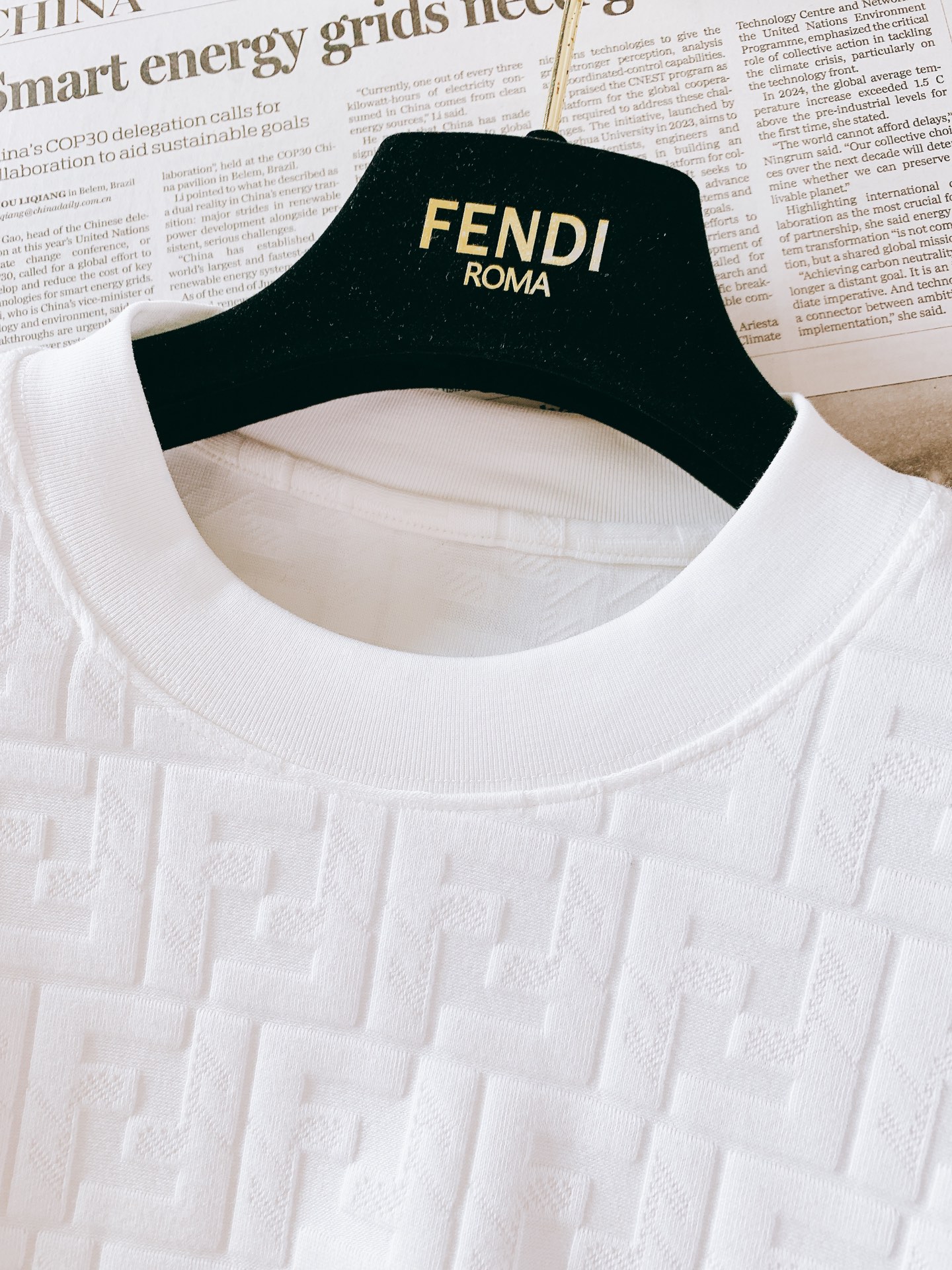 Fendi 芬迪 2026FW早秋新品 经典FF浮雕提花长袖打底🥼 全身立体老花提花,浮雕肌理质感拉满,定制针织面料软 Fendi 芬迪 2026FW早秋新品 经典FF浮雕提花长袖打底🥼 全身立体老花提花,浮雕肌理质感拉满,定制针织面料软