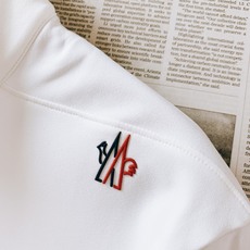 Moncler 蒙口 2026FW早秋新品 半拉链立领长袖打底🥼 早秋刚需款!高弹机能针织料,柔软有弹力 半开金属拉链 Moncler 蒙口 2026FW早秋新品 半拉链立领长袖打底🥼 早秋刚需款!高弹机能针织料,柔软有弹力 半开金属拉链