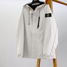 Stone Island 石头岛 2026FW早秋新品 连帽机能冲锋夹克🥼 经典罗盘徽章袖标,可拆卸设计 格纹防泼水面 Stone Island 石头岛 2026FW早秋新品 连帽机能冲锋夹克🥼 经典罗盘徽章袖标,可拆卸设计 格纹防泼水面