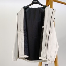 Stone Island 石头岛 2026FW早秋新品 连帽机能冲锋夹克🥼 经典罗盘徽章袖标,可拆卸设计 格纹防泼水面 Stone Island 石头岛 2026FW早秋新品 连帽机能冲锋夹克🥼 经典罗盘徽章袖标,可拆卸设计 格纹防泼水面