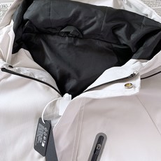 Stone Island 石头岛 2026FW早秋新品 连帽机能冲锋夹克🥼 经典罗盘徽章袖标,可拆卸设计 格纹防泼水面 Stone Island 石头岛 2026FW早秋新品 连帽机能冲锋夹克🥼 经典罗盘徽章袖标,可拆卸设计 格纹防泼水面