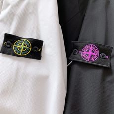 Stone Island 石头岛 2026FW早秋新品 连帽机能冲锋夹克🥼 经典罗盘徽章袖标,可拆卸设计 格纹防泼水面 Stone Island 石头岛 2026FW早秋新品 连帽机能冲锋夹克🥼 经典罗盘徽章袖标,可拆卸设计 格纹防泼水面