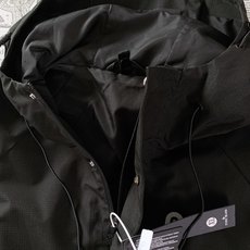 Stone Island 石头岛 2026FW早秋新品 连帽机能冲锋夹克🥼 经典罗盘徽章袖标,可拆卸设计 格纹防泼水面 Stone Island 石头岛 2026FW早秋新品 连帽机能冲锋夹克🥼 经典罗盘徽章袖标,可拆卸设计 格纹防泼水面