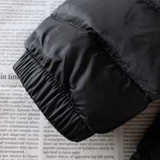 Moncler 蒙口 连帽轻薄羽绒服🥼 选用高密防风尼龙面料,轻薄抗皱,具备不错的防泼水性,面料柔软不硬挺,横条绗缝工艺 Moncler 蒙口 连帽轻薄羽绒服🥼 选用高密防风尼龙面料,轻薄抗皱,具备不错的防泼水性,面料柔软不硬挺,横条绗缝工艺