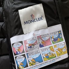Moncler 蒙口 连帽轻薄羽绒服🥼 选用高密防风尼龙面料,轻薄抗皱,具备不错的防泼水性,面料柔软不硬挺,横条绗缝工艺 Moncler 蒙口 连帽轻薄羽绒服🥼 选用高密防风尼龙面料,轻薄抗皱,具备不错的防泼水性,面料柔软不硬挺,横条绗缝工艺