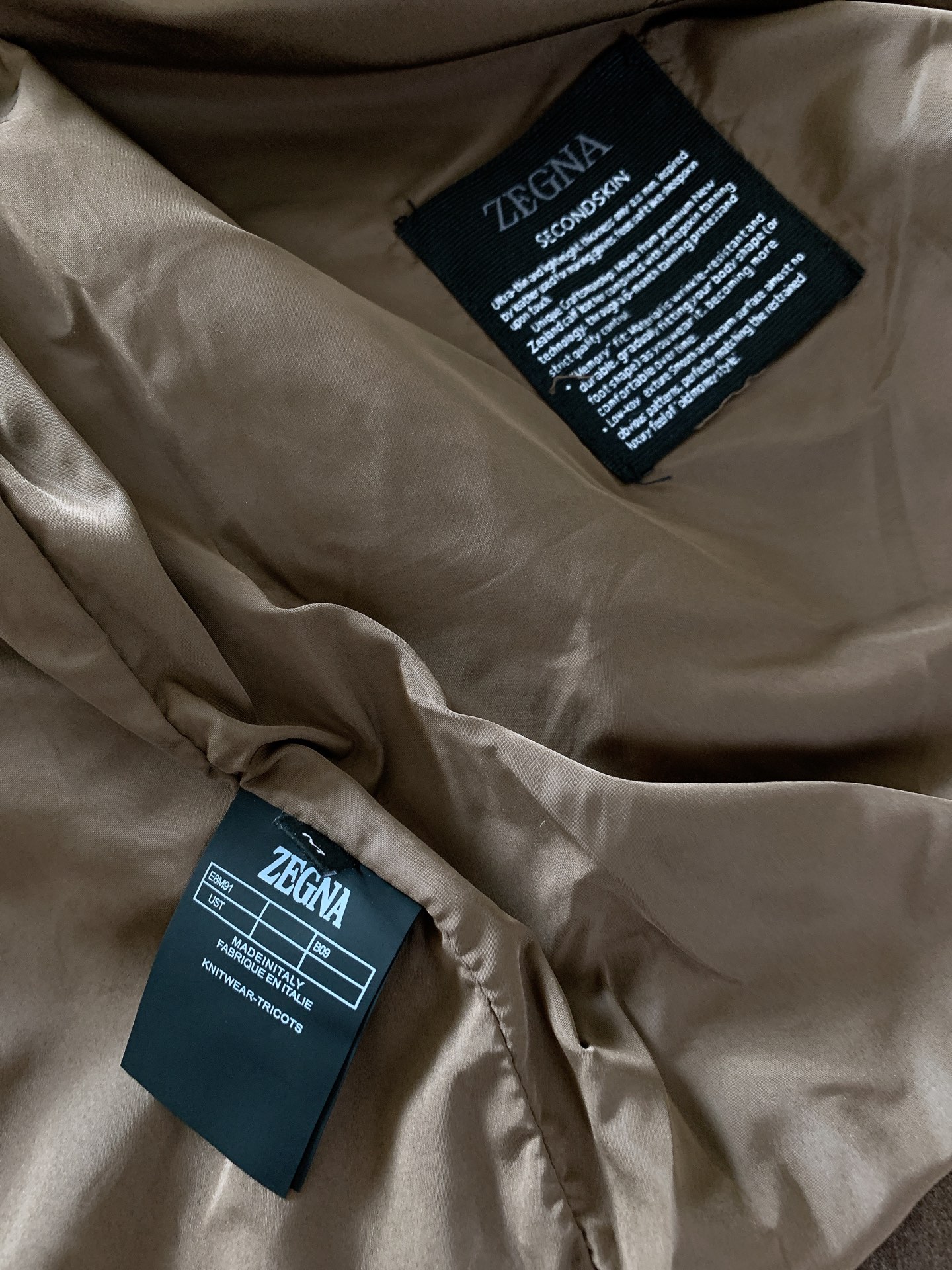 Ermenegildo Zegna 杰尼亚 2026FW早秋新品  仿麂皮棒球夹克🥼甄选高品质仿麂皮面料，自带细腻柔和的