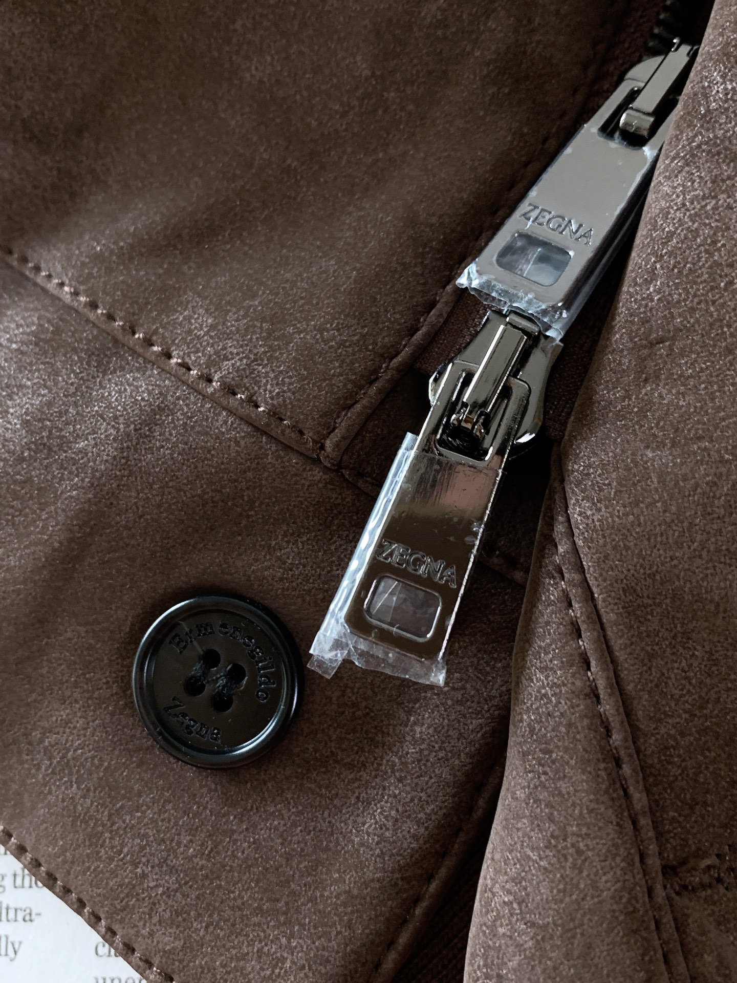 Ermenegildo Zegna 杰尼亚 2026FW早秋新品  仿麂皮棒球夹克🥼甄选高品质仿麂皮面料，自带细腻柔和的