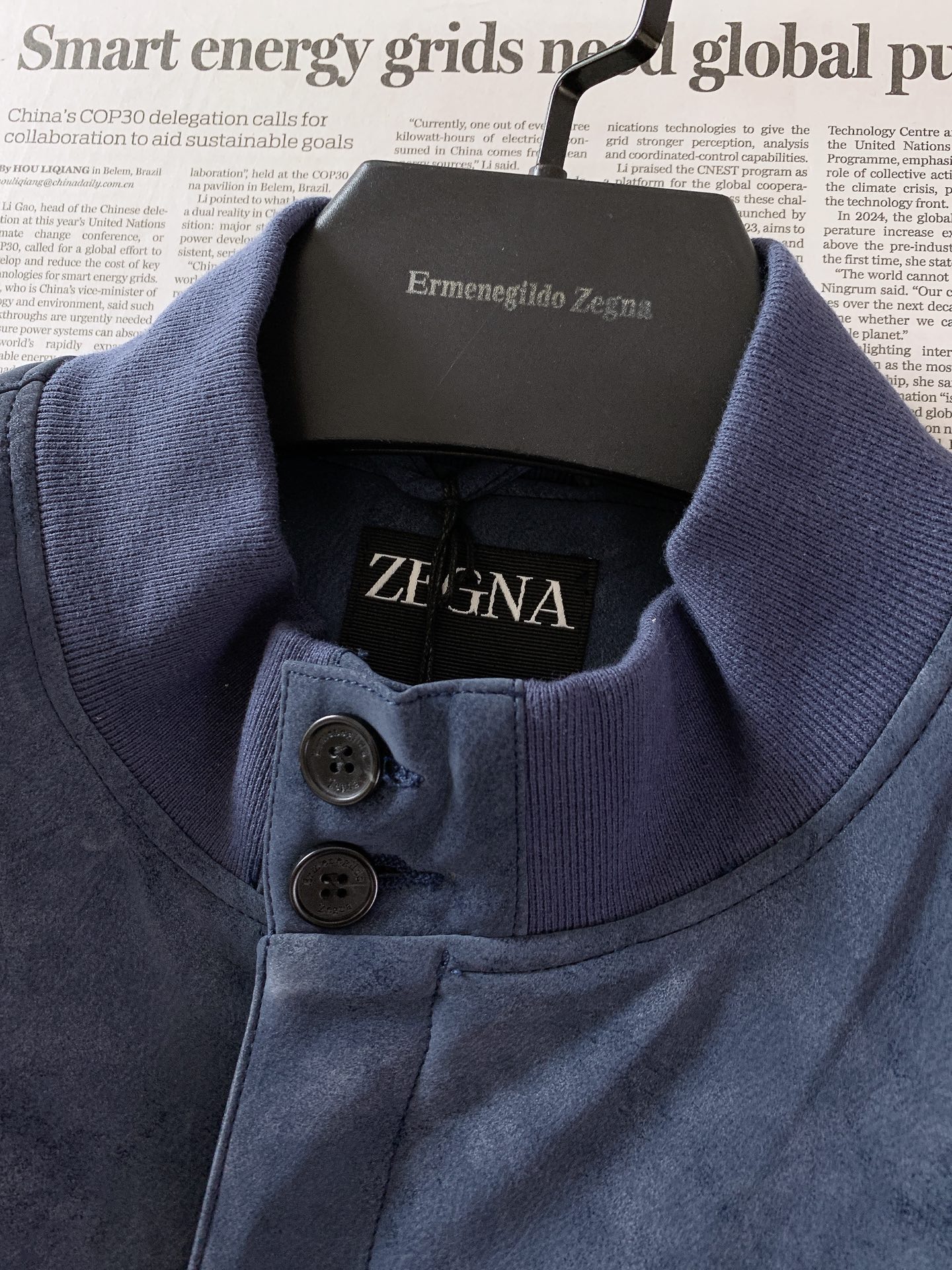Ermenegildo Zegna 杰尼亚 2026FW早秋新品  仿麂皮棒球夹克🥼甄选高品质仿麂皮面料，自带细腻柔和的