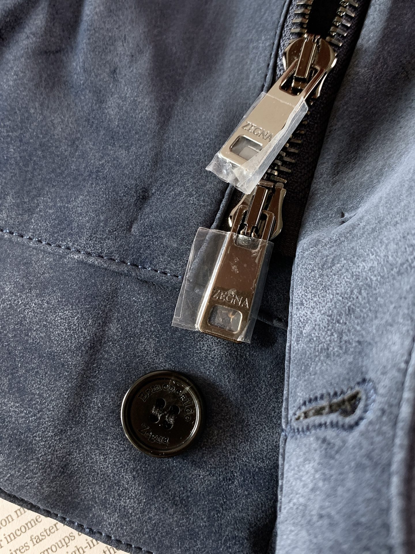 Ermenegildo Zegna 杰尼亚 2026FW早秋新品  仿麂皮棒球夹克🥼甄选高品质仿麂皮面料，自带细腻柔和的