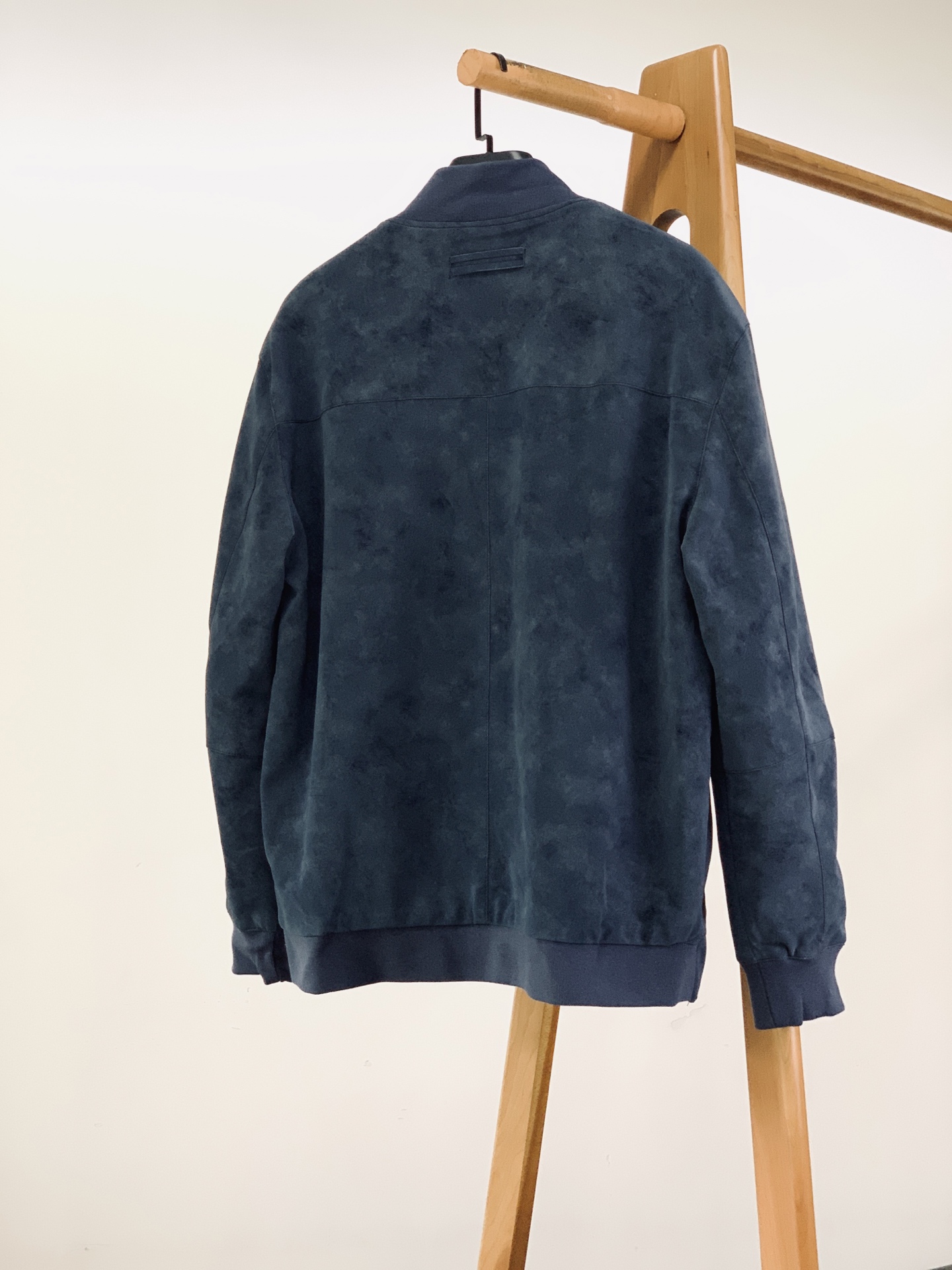 Ermenegildo Zegna 杰尼亚 2026FW早秋新品  仿麂皮棒球夹克🥼甄选高品质仿麂皮面料，自带细腻柔和的