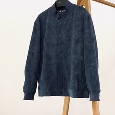 Ermenegildo Zegna 杰尼亚 2026FW早秋新品 仿麂皮棒球夹克🥼甄选高品质仿麂皮面料,自带细腻柔和的 Ermenegildo Zegna 杰尼亚 2026FW早秋新品 仿麂皮棒球夹克🥼甄选高品质仿麂皮面料,自带细腻柔和的